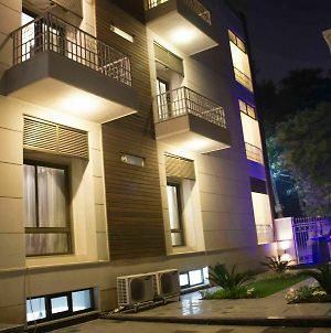 Stately Suites Mg Road Gurgaon Exterior photo