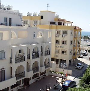 Pasianna Hotel Apartments Lárnaca Exterior photo