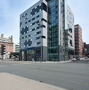 Travelodge Liverpool Central The Strand Exterior photo