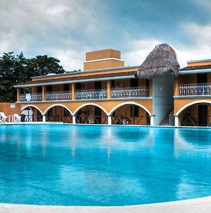 Hotel Hacienda Campestre Chetumal Exterior photo