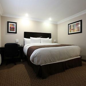 Raincross Hotel Riverside Room photo