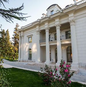 Villa Zdorovya By Rodina Sochi Exterior photo