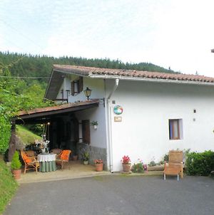 Casa Rural Akuiola Hostal Guizaburuaga Exterior photo