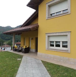 Villa Orinoco Onís Exterior photo