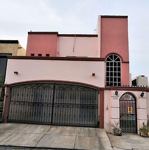 House Of Don Bubu And Babe Vr Monterrey Exterior photo