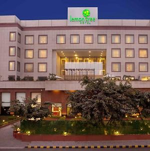 Lemon Tree Hotel, City Center Gurgaon Exterior photo