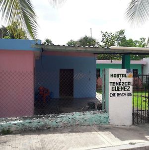 Hostal y temazcal Guemez Chichén-Itzá Exterior photo