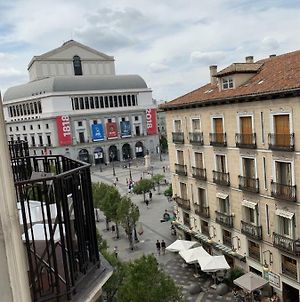 Lotus Opera House Hotel Madrid Exterior photo