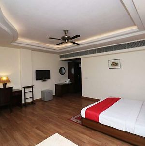 Hotel Aerotech Nueva Delhi Exterior photo