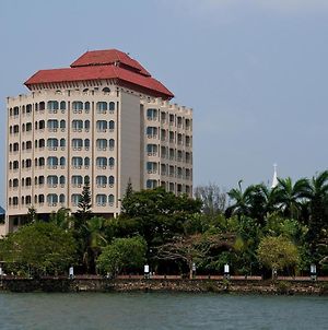 The Gateway Hotel Marine Drive, Ernakulam Kochi Exterior photo