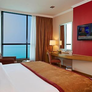 Grand Hotel Kuwait City Room photo