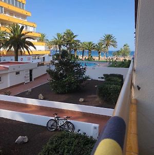 Holiday con vistas a playa y con piscina Apartamento Rosas Exterior photo