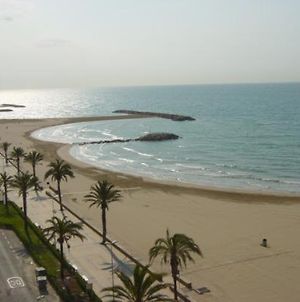 Lovely Seaside Apartment In Front Of Calafell Beach And Cunit Beach Segur de Calafell Exterior photo