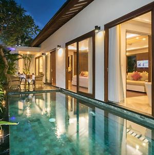 Asuri Bali Villas Kuta Legian Exterior photo