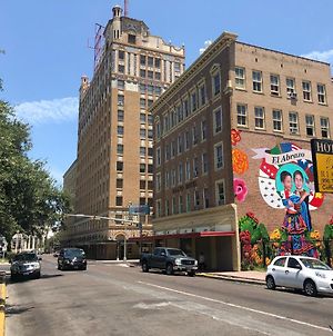 Rialto Hotel Laredo Exterior photo